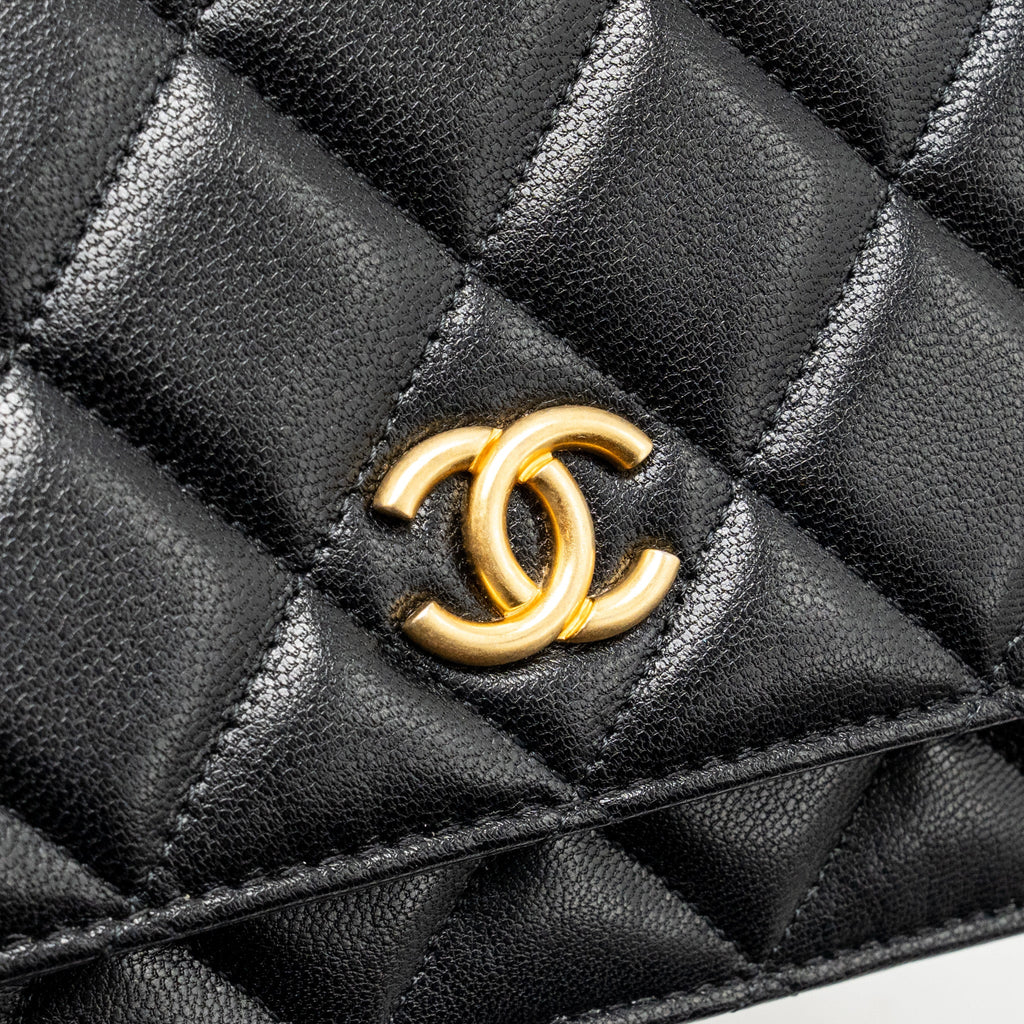CHANEL DETAILED STRAP WALLET ON CHAIN LAMBSKIN BLACK WITH MULTICOLOUR HARDWARE (MICROCHIP)