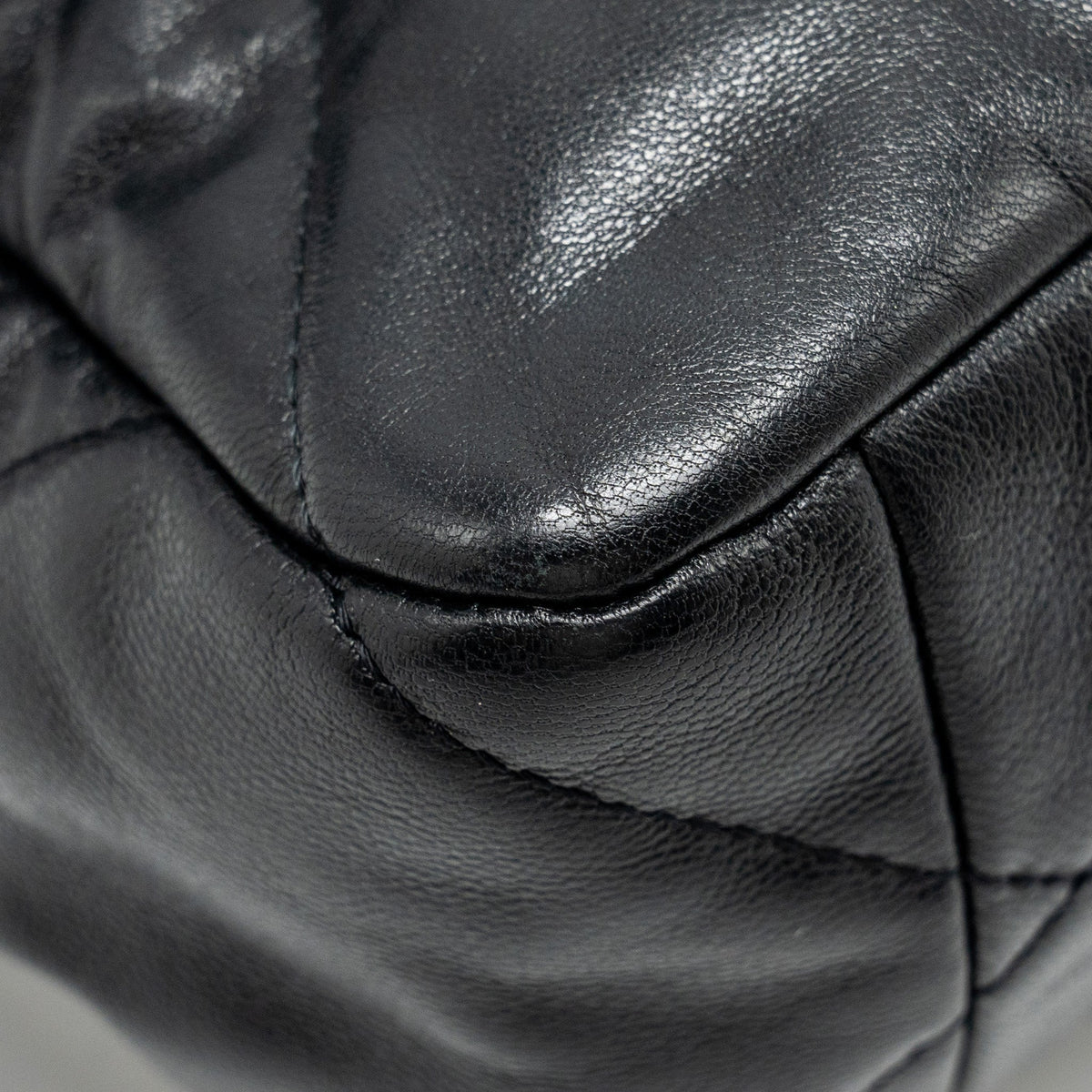 CHANEL LARGE 19 BAG GOATSKIN BLACK MULTICOLOUR HARDWARE