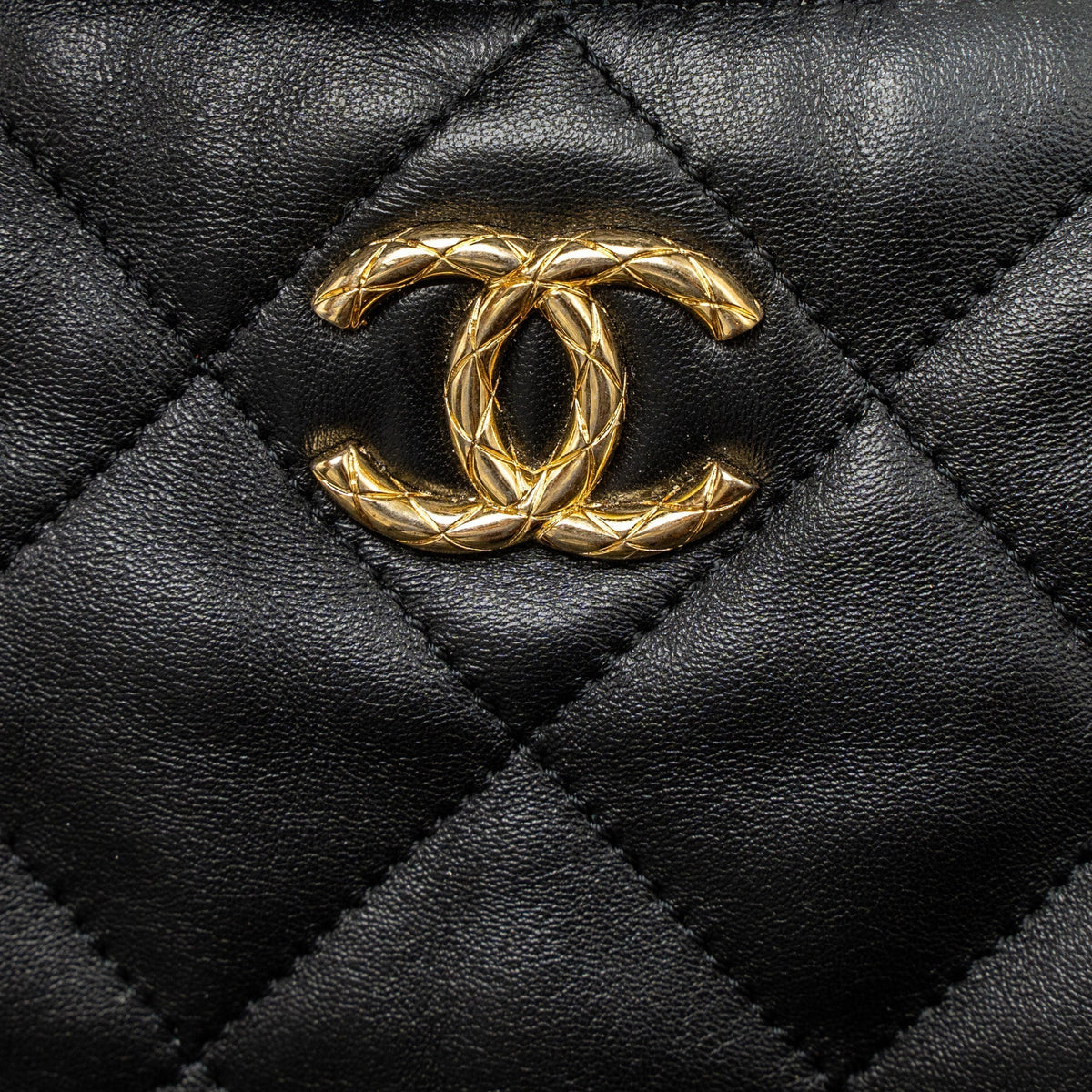 CHANEL 22B HOBO BAG LAMBSKIN BLACK BRUSHED GHW (MICROCHIP)