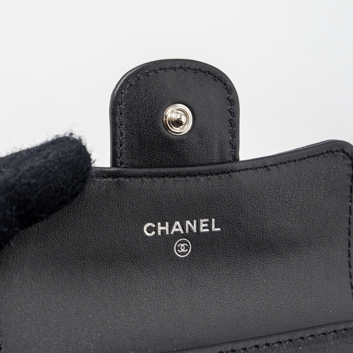 CHANEL 2.55 REISSUE FLAP CARD HOLDER AGED CALFSKIN BLACK SHW (MICROCHIP)