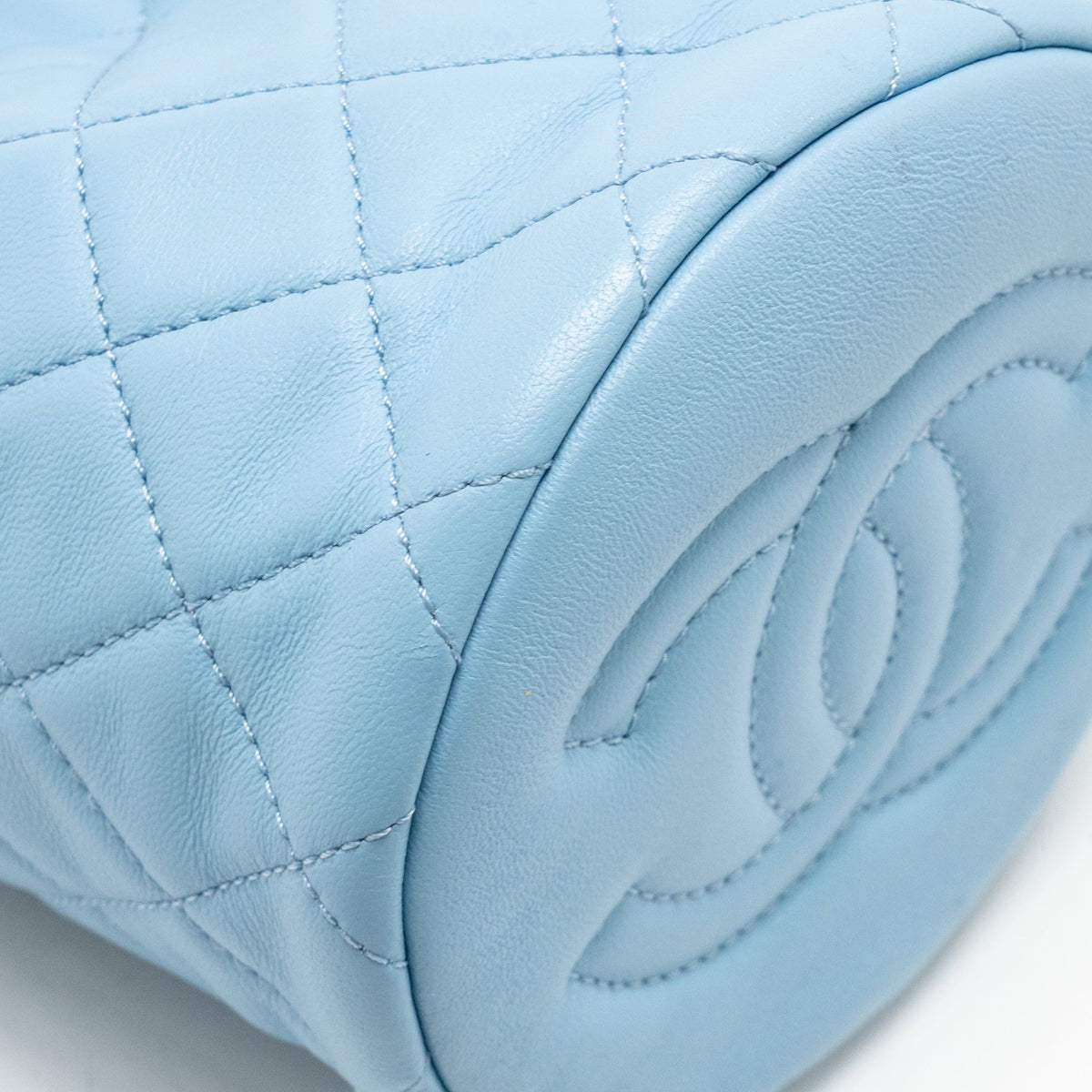 Chanel 22S Pearl Crush Bucket Bag Lambskin Blue GHW (Microchip)