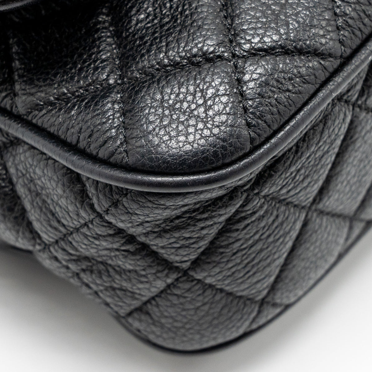 CHANEL MEDIUM CASUAL ROCK FLAP BAG GRAINED CALFSKIN BLACK RUTHENIUM HARDWARE