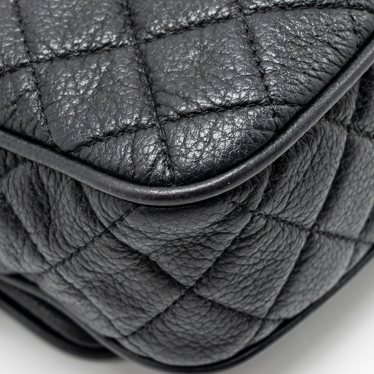 CHANEL MEDIUM CASUAL ROCK FLAP BAG GRAINED CALFSKIN BLACK RUTHENIUM HARDWARE