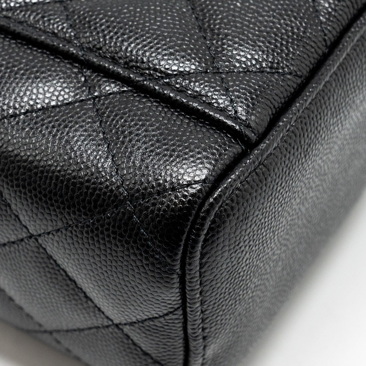 CHANEL SMALL VANITY CLUTCH WITH CHAIN CC PEARL CAVIAR BLACK LGHW