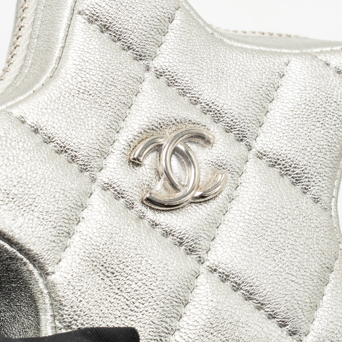 Chanel STAR COIN PURSE CHARM METALLIC LAMBSKIN SILVER SHW (MICROCHIP)