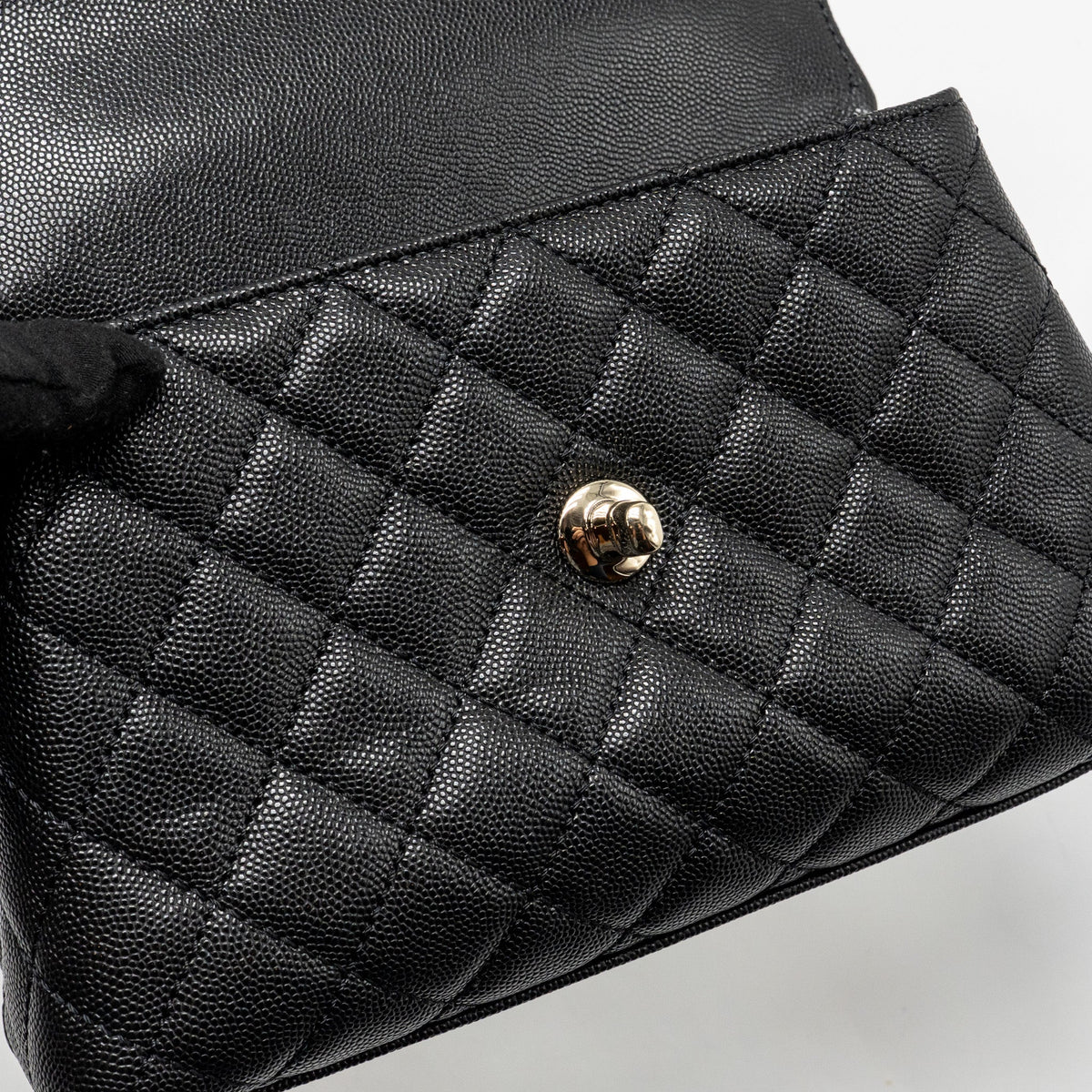 CHANEL SMALL COCO HANDLE CAVIAR BLACK LGHW(MICROCHIP)