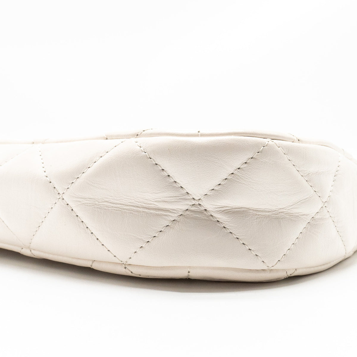 CHANEL 23K HOBO SHOULDER BAG CALFSKIN WHITE GHW (MICROCHIP)