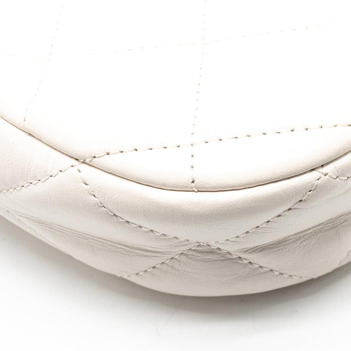 CHANEL 23K HOBO SHOULDER BAG CALFSKIN WHITE GHW (MICROCHIP)