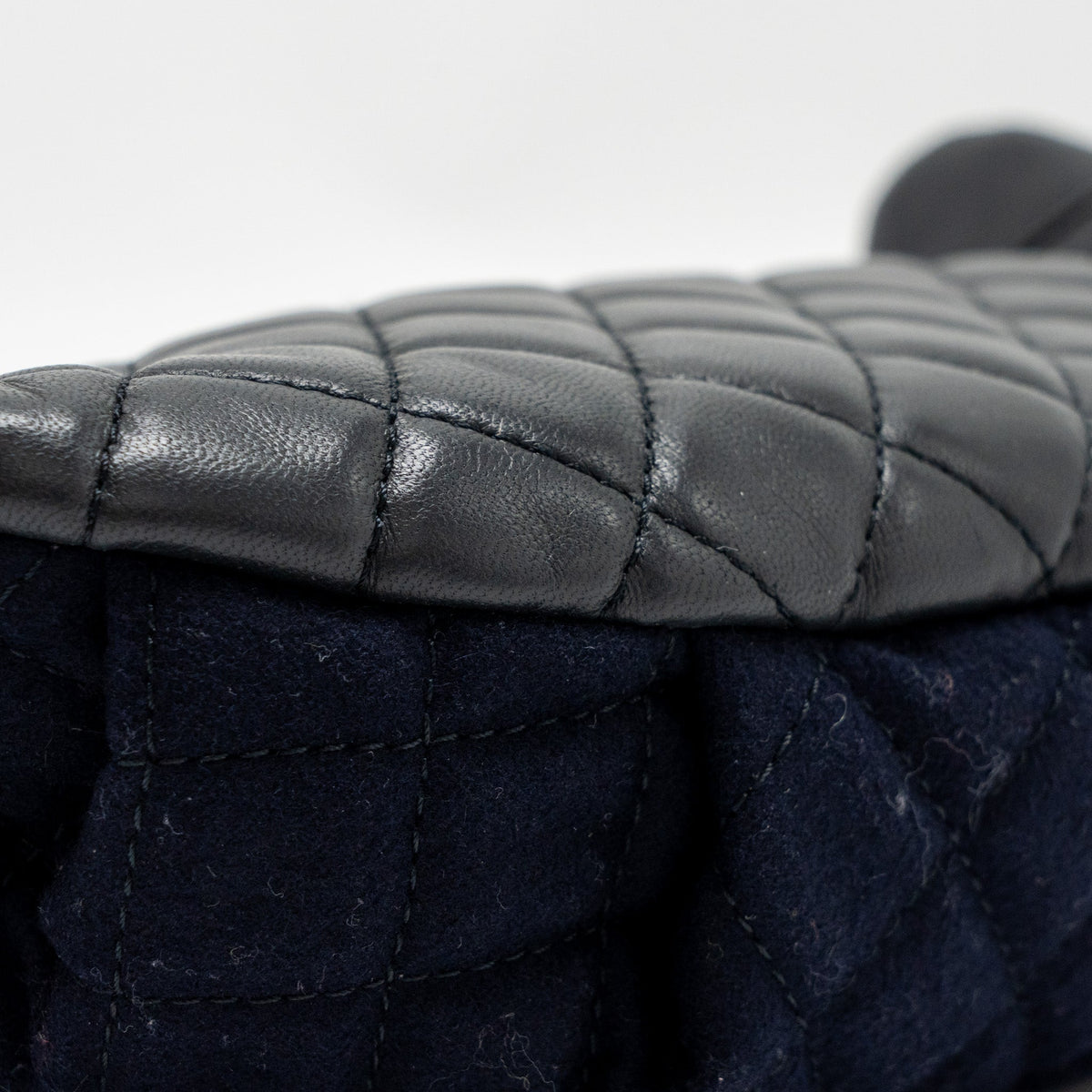 CHANEL PARIS HAMBURG CHARMS BELT BAG WOOL/LAMBSKIN NAVY/BLACK GHW