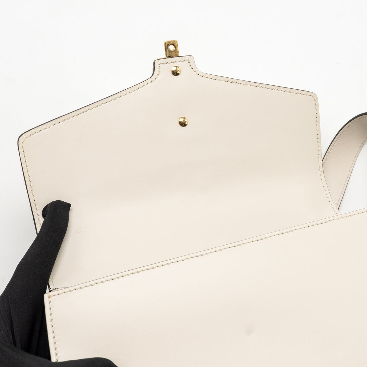 Gucci Medium Sylvie Shoulder Bag Calfskin White GHW