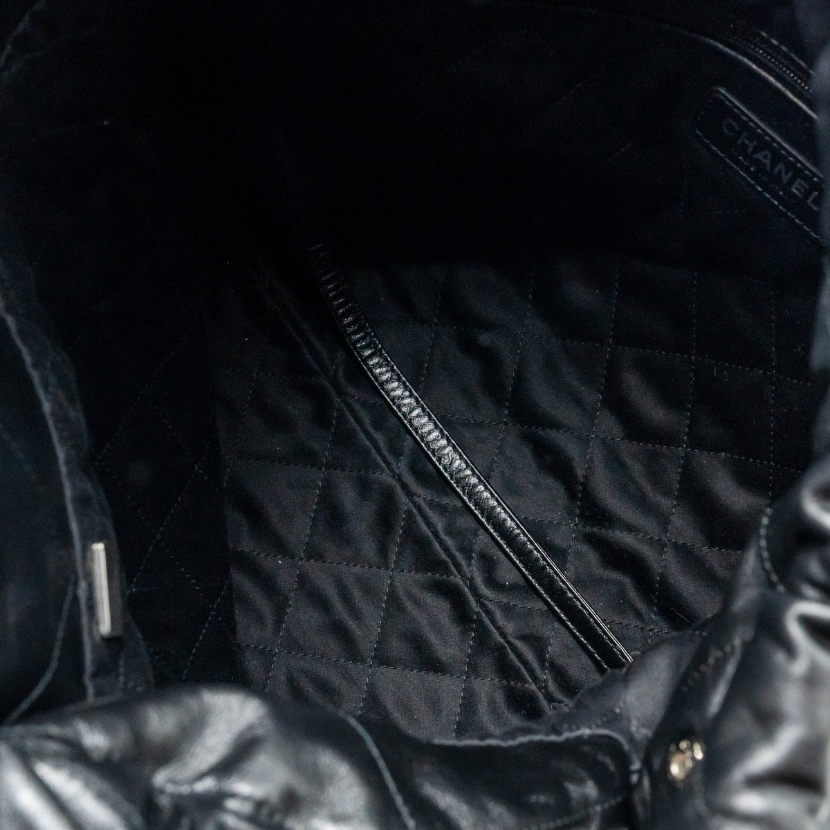 CHANEL MEDIUM 22 BAG CALFSKIN BLACK SHW (MICROCHIP)