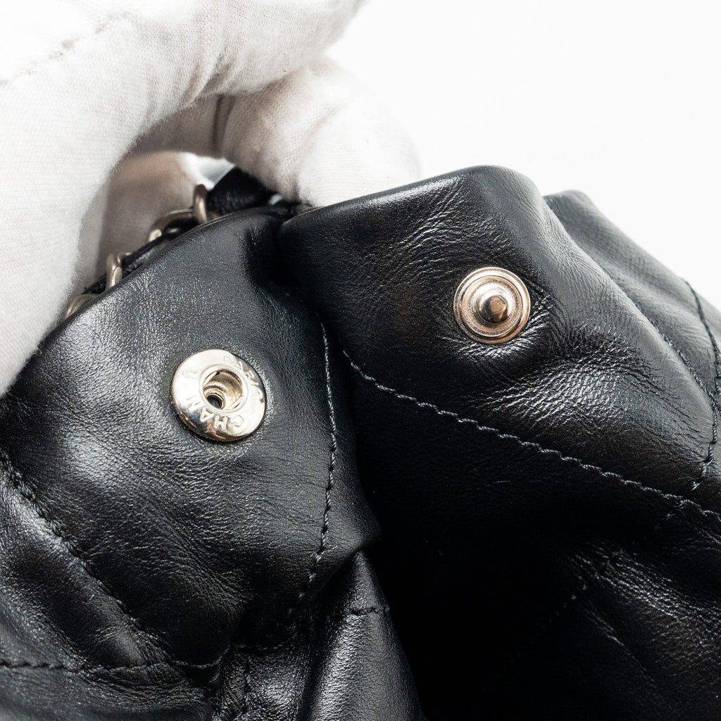 CHANEL MEDIUM 22 BAG CALFSKIN BLACK SHW (MICROCHIP)