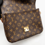 Louis Vuitton Pochette Metis Monogram Canvas/Leather GHW