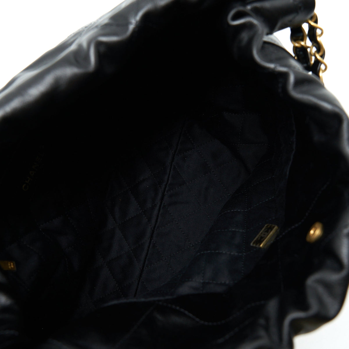 CHANEL 22 BAG SHINY CALFSKIN BLACK GHW