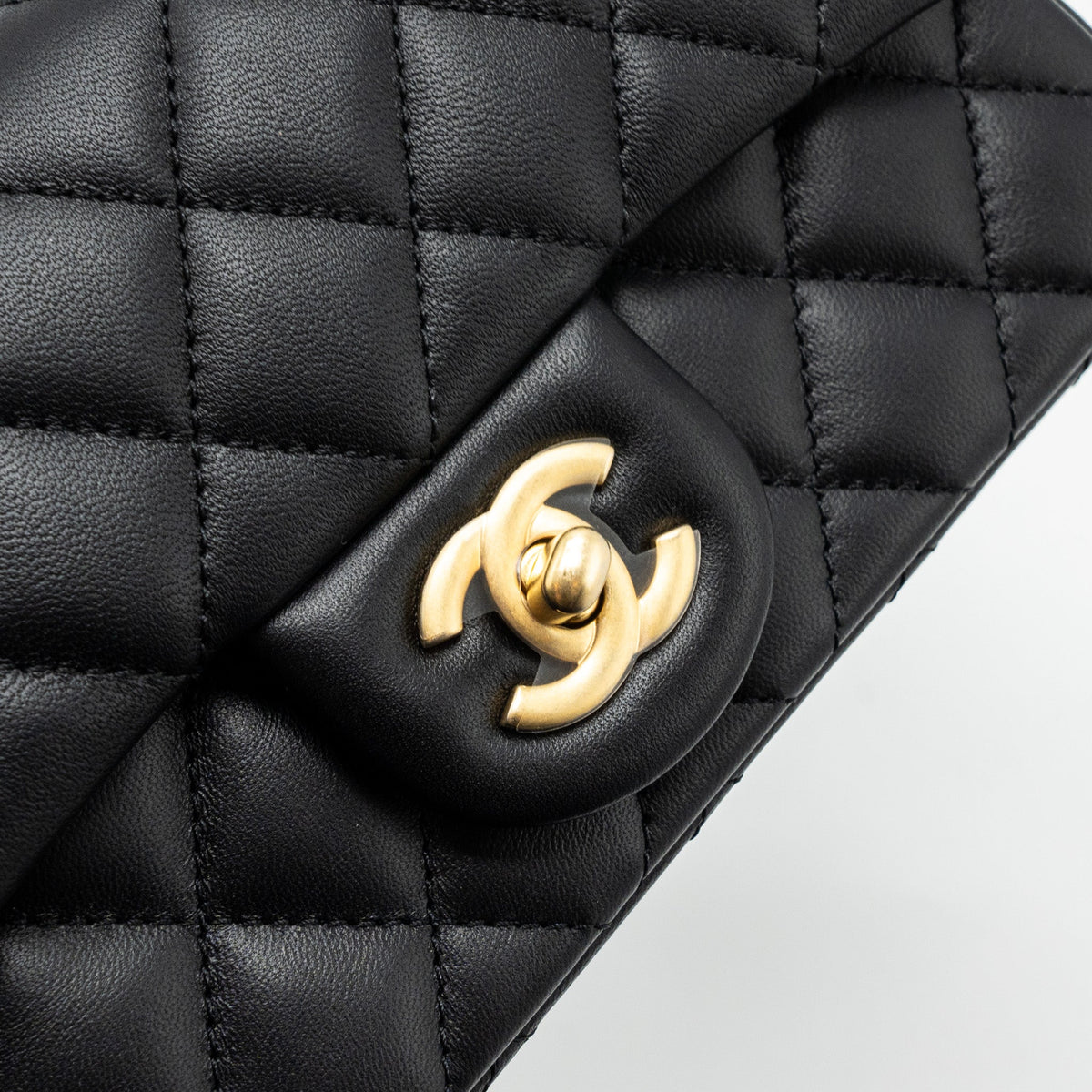 CHANEL 23K PEARL CRUSH MINI RECTANGULAR FLAP BAG LAMBSKIN BLACK GHW (MICROCHIP)