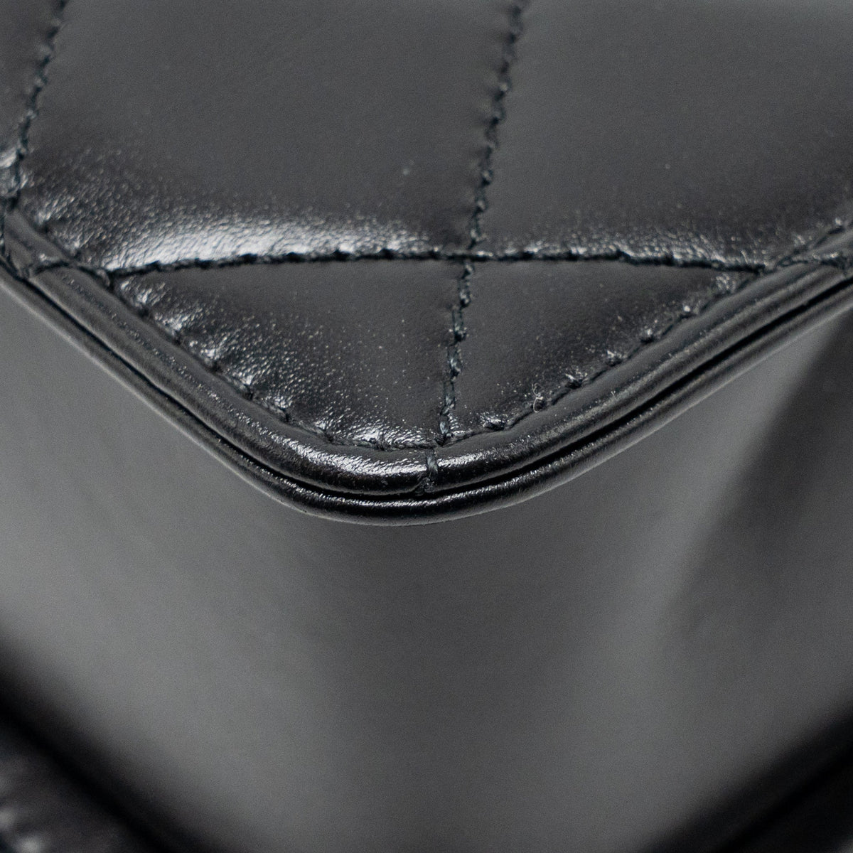 CHANEL GOLD CRUSH FLAP BAG CALFSKIN BLACK GHW (MICROCHIP)
