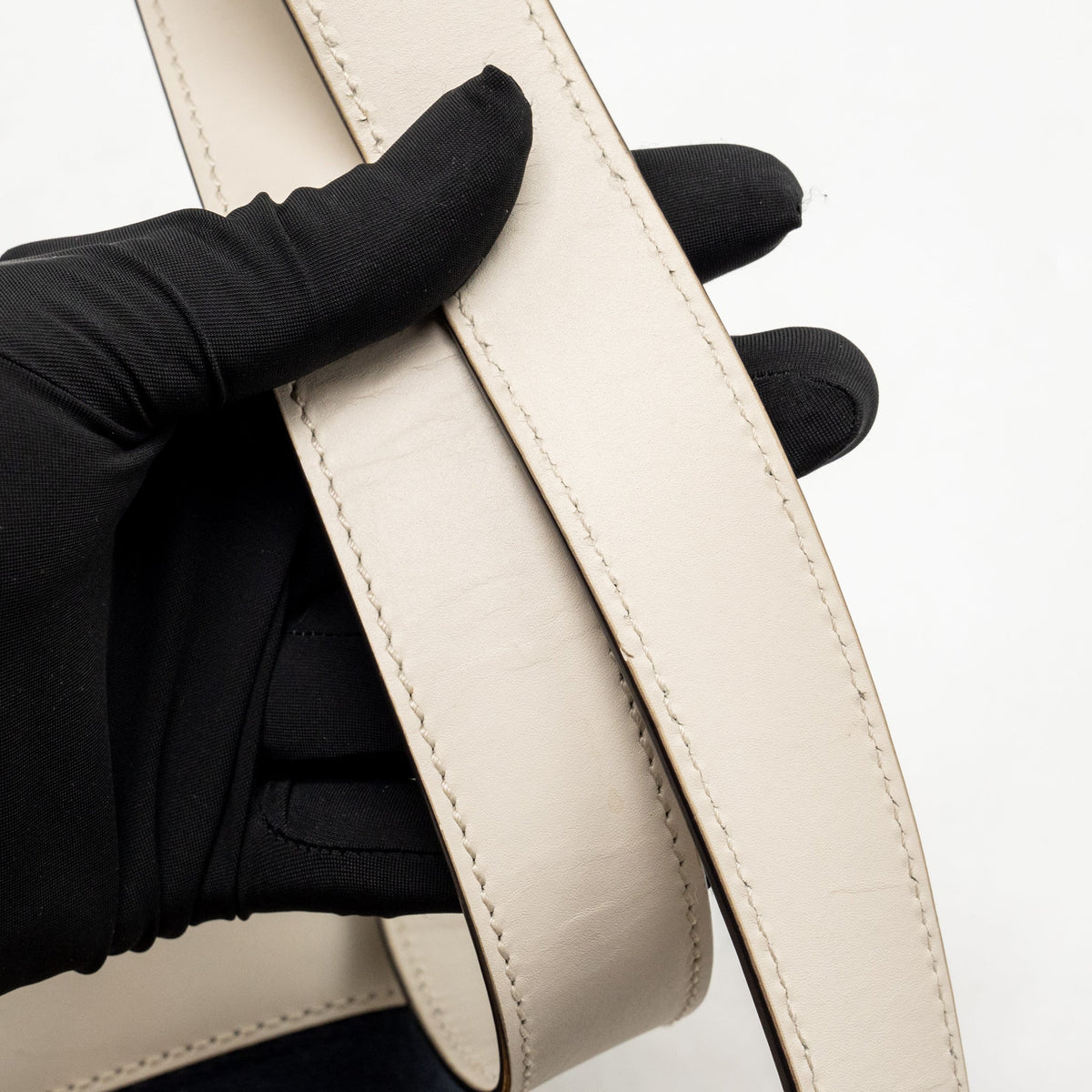Gucci Small Sylvie Bag Calfskin White GHW