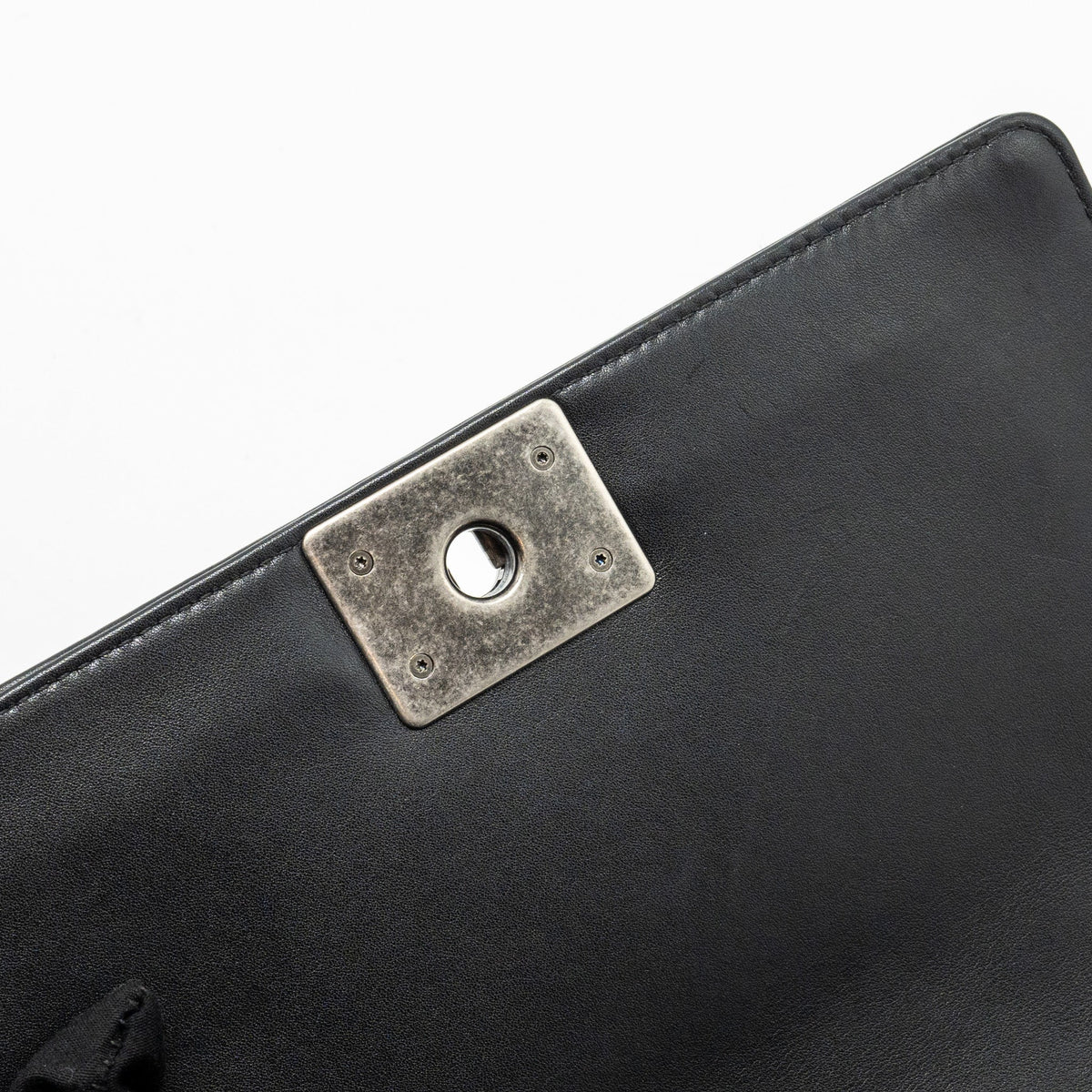 CHANEL MEDIUM BOY BAG CALFSKIN BLACK RUTHENIUM HARDWARE