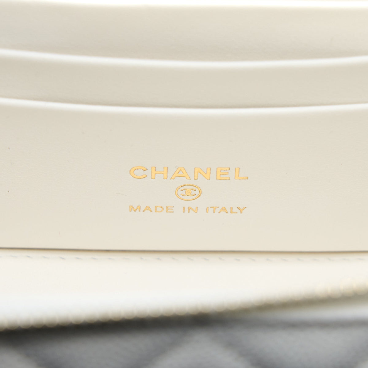 CHANEL LONG VANITY WITH CHAIN CAVIAR WHITE LGHW (MICROCHIP)