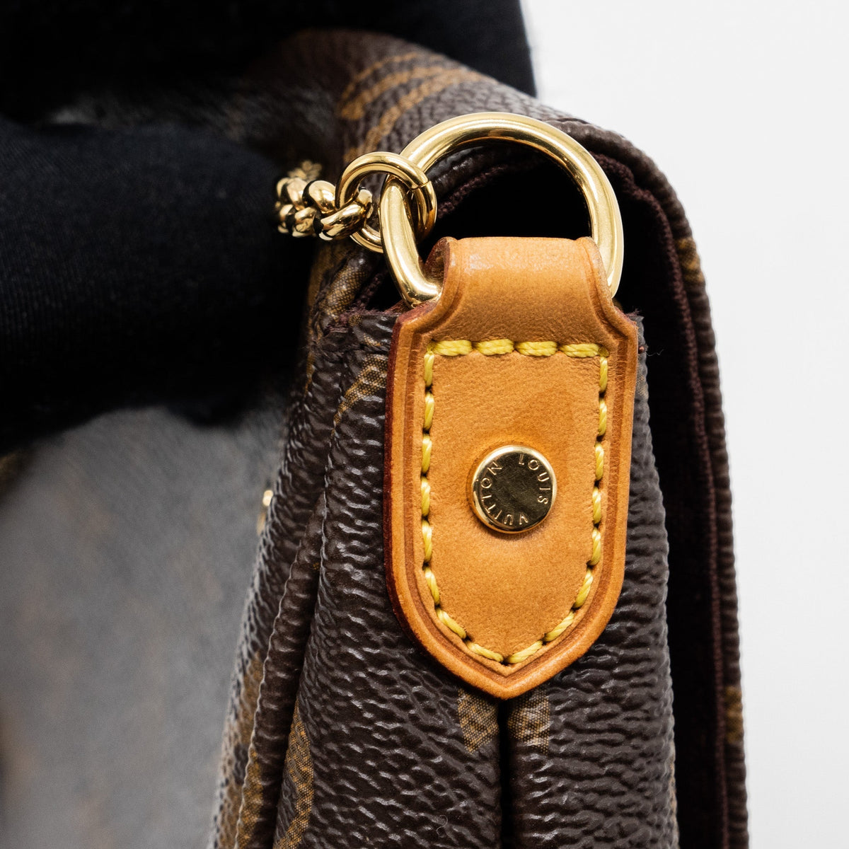 LOUIS VUITTON FAVOURITE PM BAG MONOGRAM CANVAS GHW