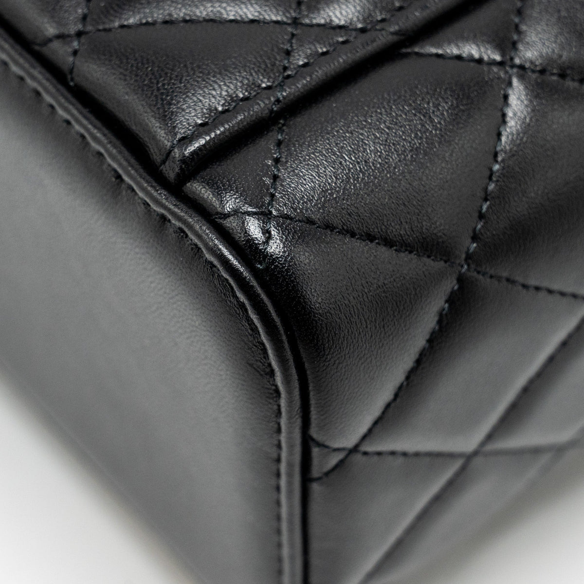 CHANEL TOP HANDLE LONG VANITY WITH CHAIN LAMBSKIN BLACK GHW