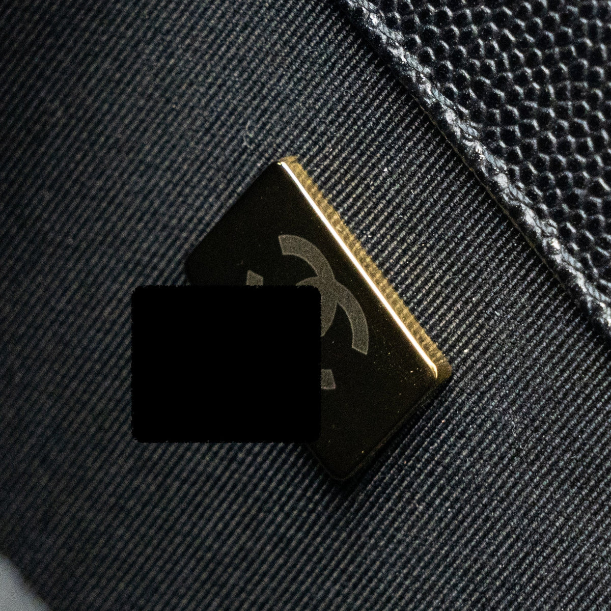 CHANEL MEDIUM BOY BAG CAVIAR BLACK BRUSHED GHW (MICROCHIP )