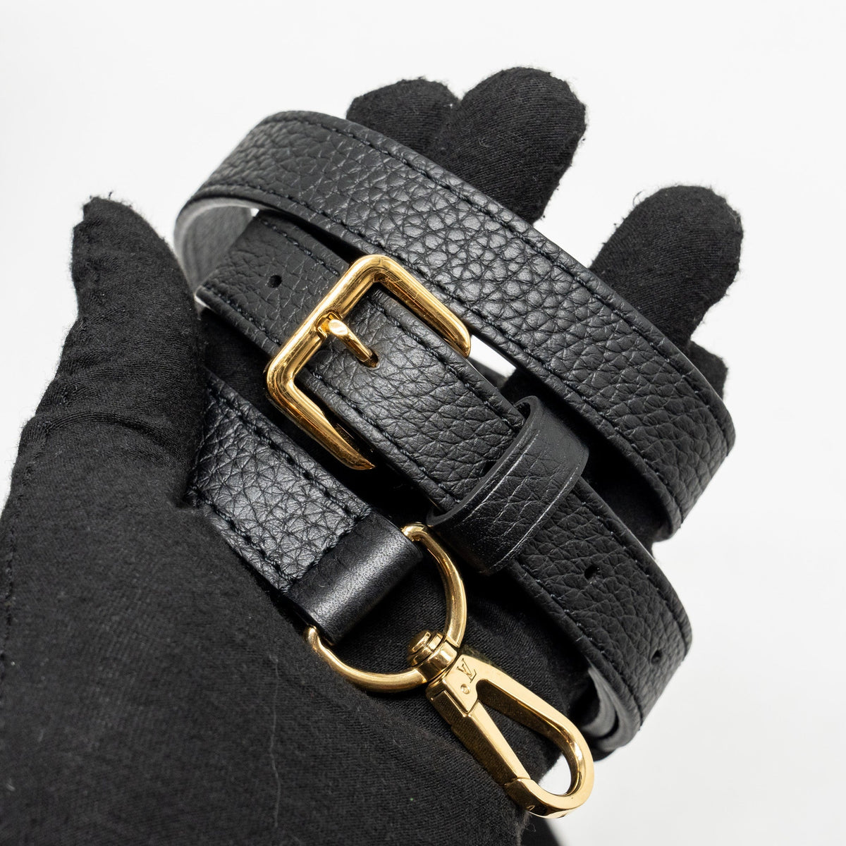 LOUIS VUITTON CAPUCINES MM CALFSKIN BLACK GHW