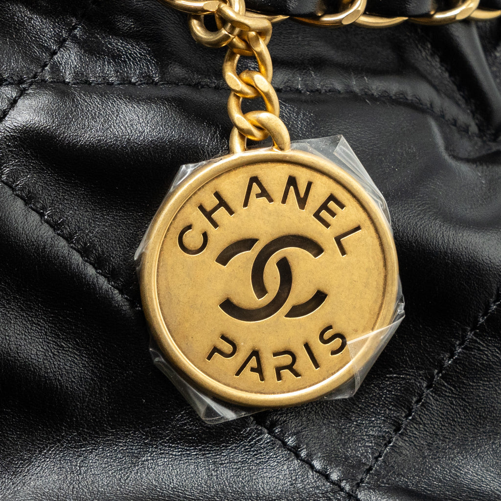 CHANEL MEDIUM 22 BAG SHINY CALFSKIN BLACK GHW (MICROCHIP)