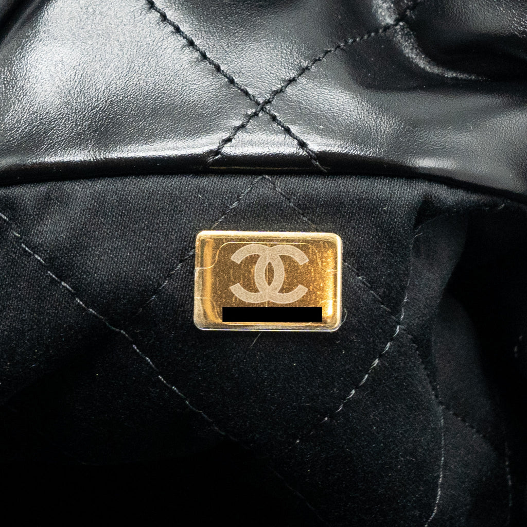 CHANEL MEDIUM 22 BAG SHINY CALFSKIN BLACK GHW (MICROCHIP)