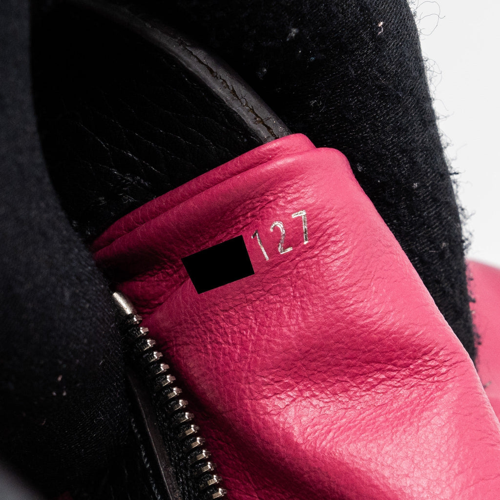 LOUIS VUITTON CAPUCINES PM CALFSKIN BLACK SHW