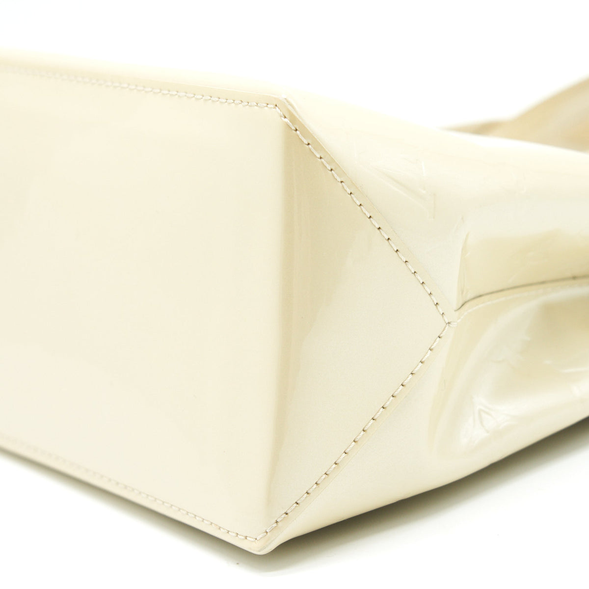 LOUIS VUITTON BEIGE MONOGRAM VERNIS WILSHIRE PM BAG