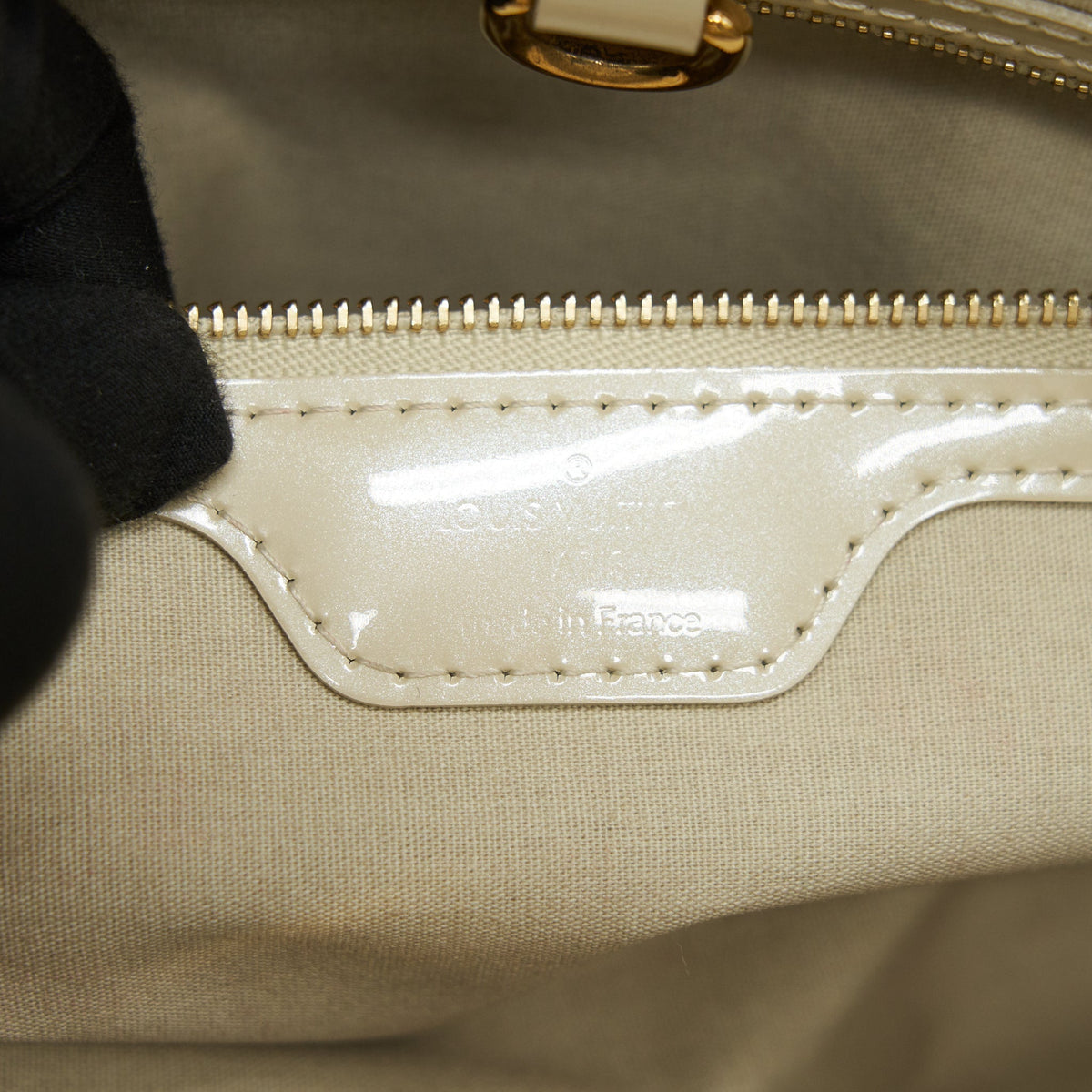 LOUIS VUITTON BEIGE MONOGRAM VERNIS WILSHIRE PM BAG