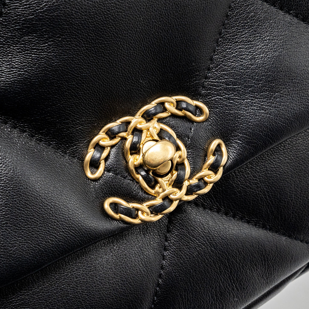 CHANEL SMALL 19 BAG LAMBSKIN BLACK MULTICOLOUR HARDWARE (MICROCHIP)