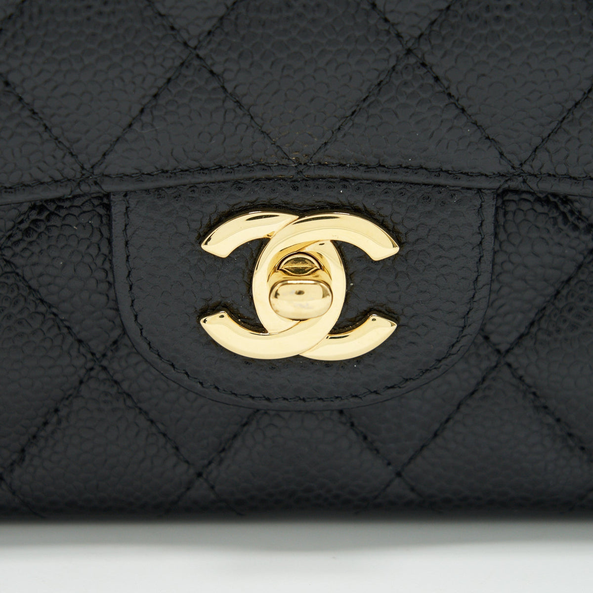 CHANEL MEDIUM CLASSIC DOUBLE FLAP BAG CAVIAR BLACK GHW SERIAL 25