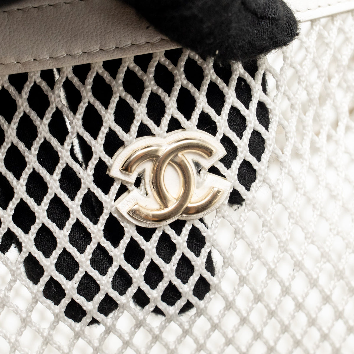 Chanel 25S Clutch with Chain Mesh / Lambskin White LGHW (Microchip)