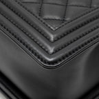 CHANEL MEDIUM BOY BAG CALFSKIN BLACK GHW (MICROCHIP)