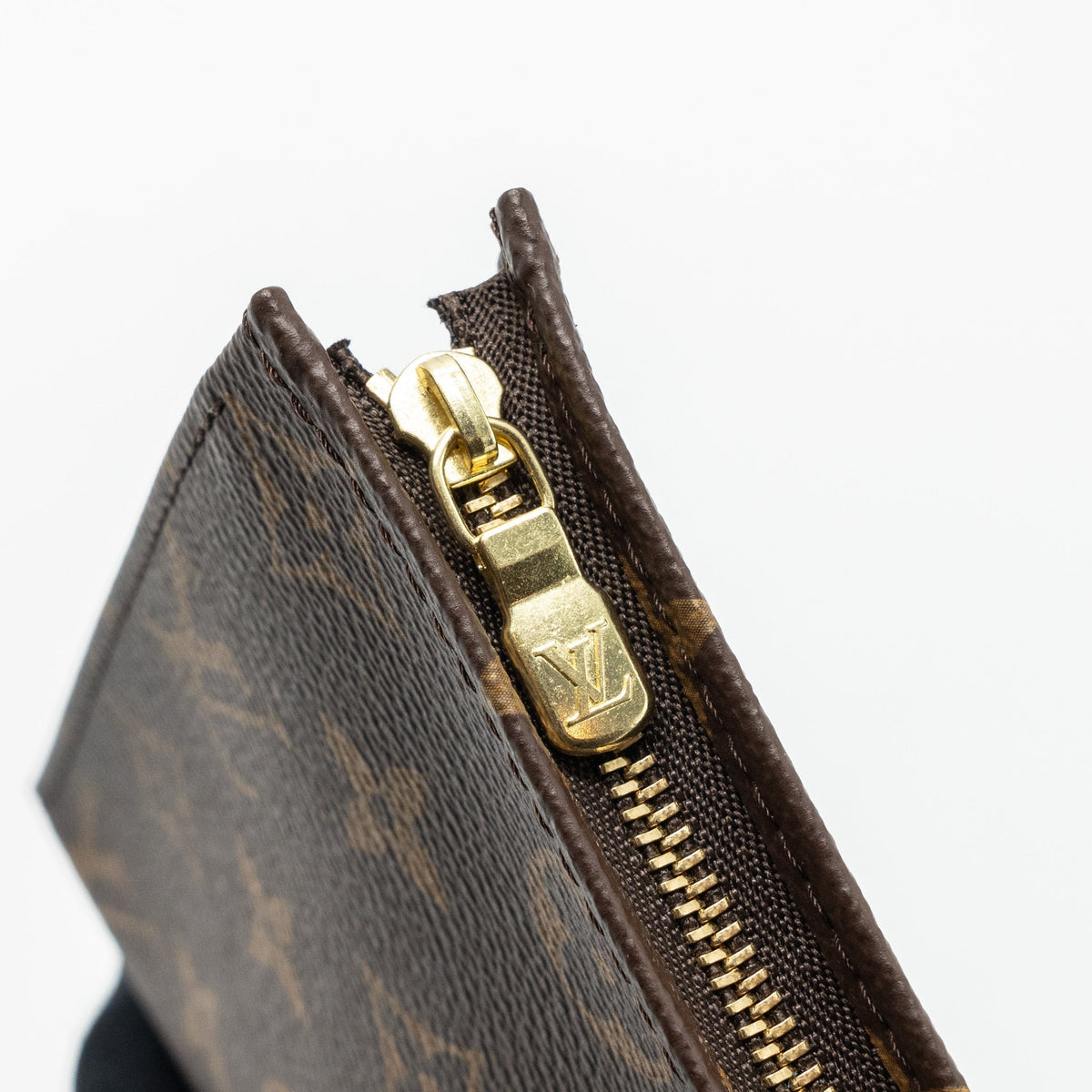LOUIS VUITTON TOILETRY POUCH 19 MONOGRAM CANVAS GHW