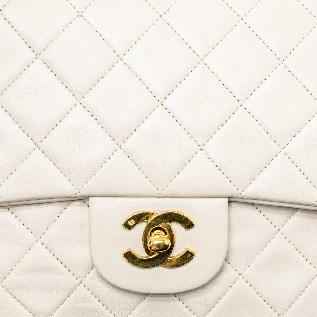 CHANEL VINTAGE MEDIUM CLASSIC DOUBLE FLAP BAG LAMBSKIN WHITE GHW