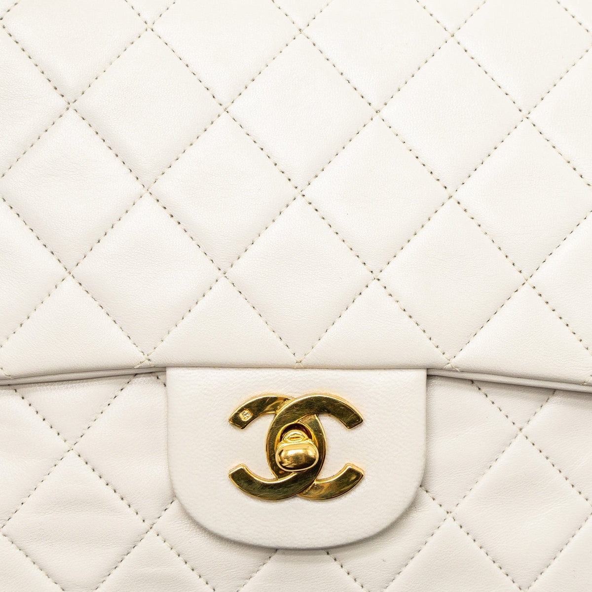 CHANEL VINTAGE MEDIUM CLASSIC DOUBLE FLAP BAG LAMBSKIN WHITE GHW