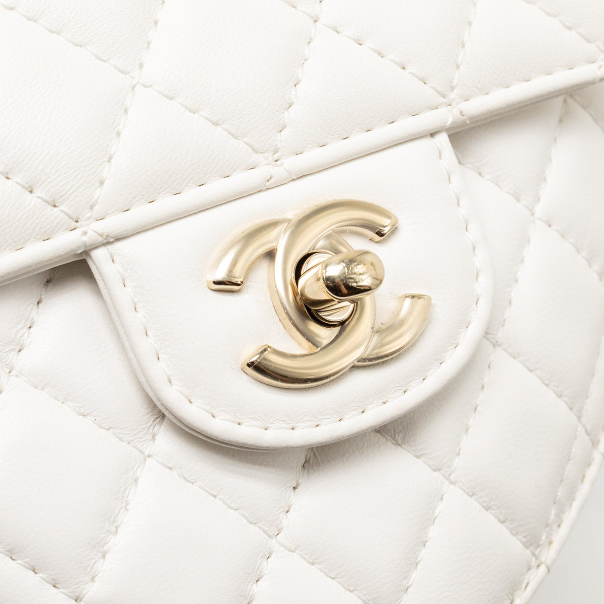 Chanel heart bag lambskin white LGHW (microchip)