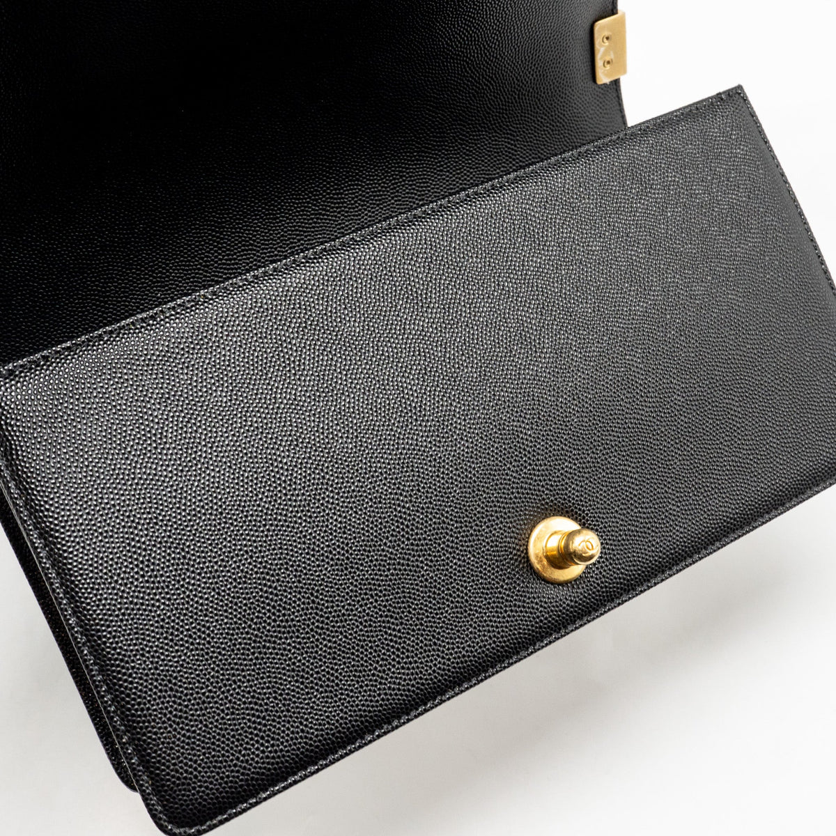 CHANEL MEDIUM BOY BAG CAVIAR BLACK GHW (MICROCHIP)