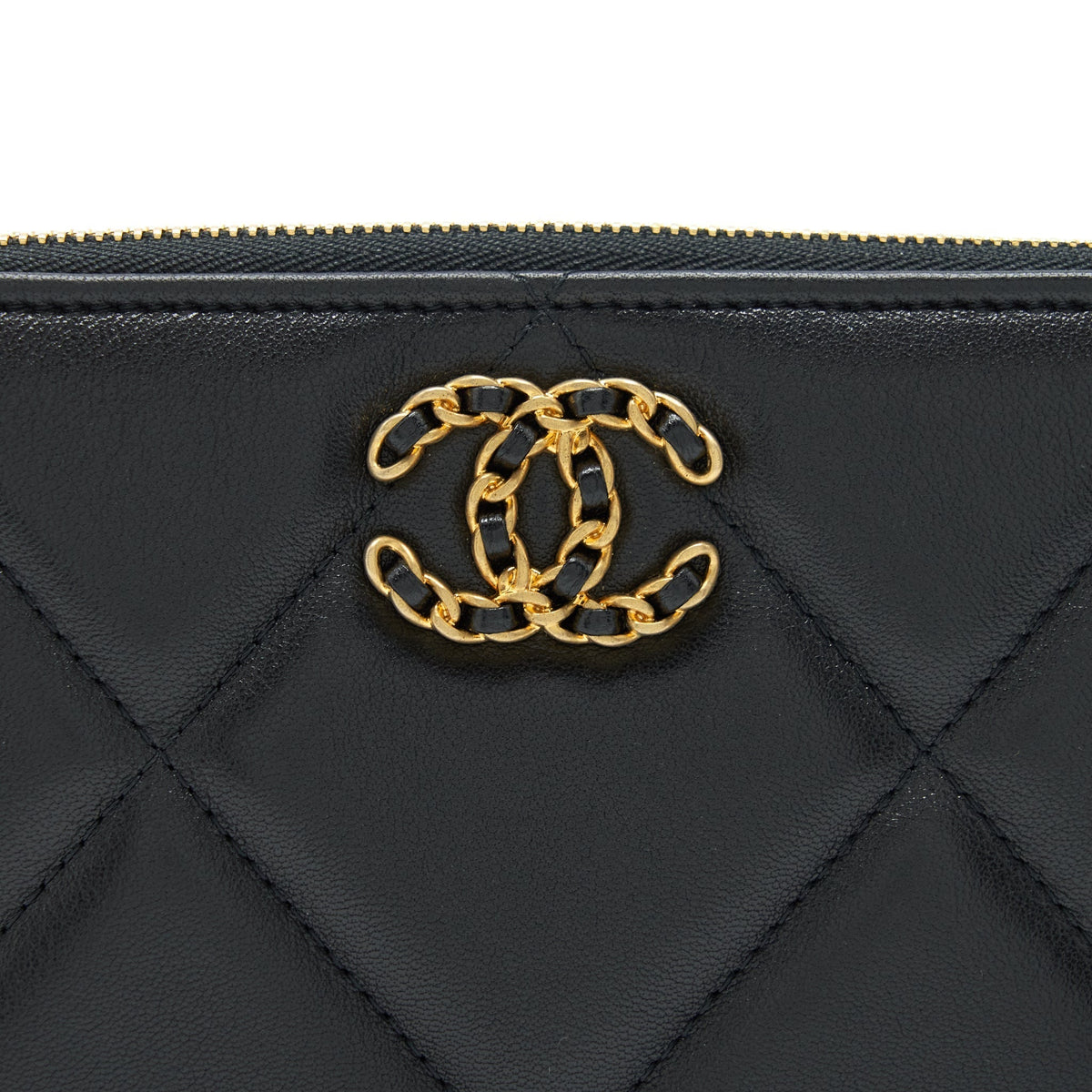 CHANEL 19 POUCH LAMBSKIN BLACK GHW