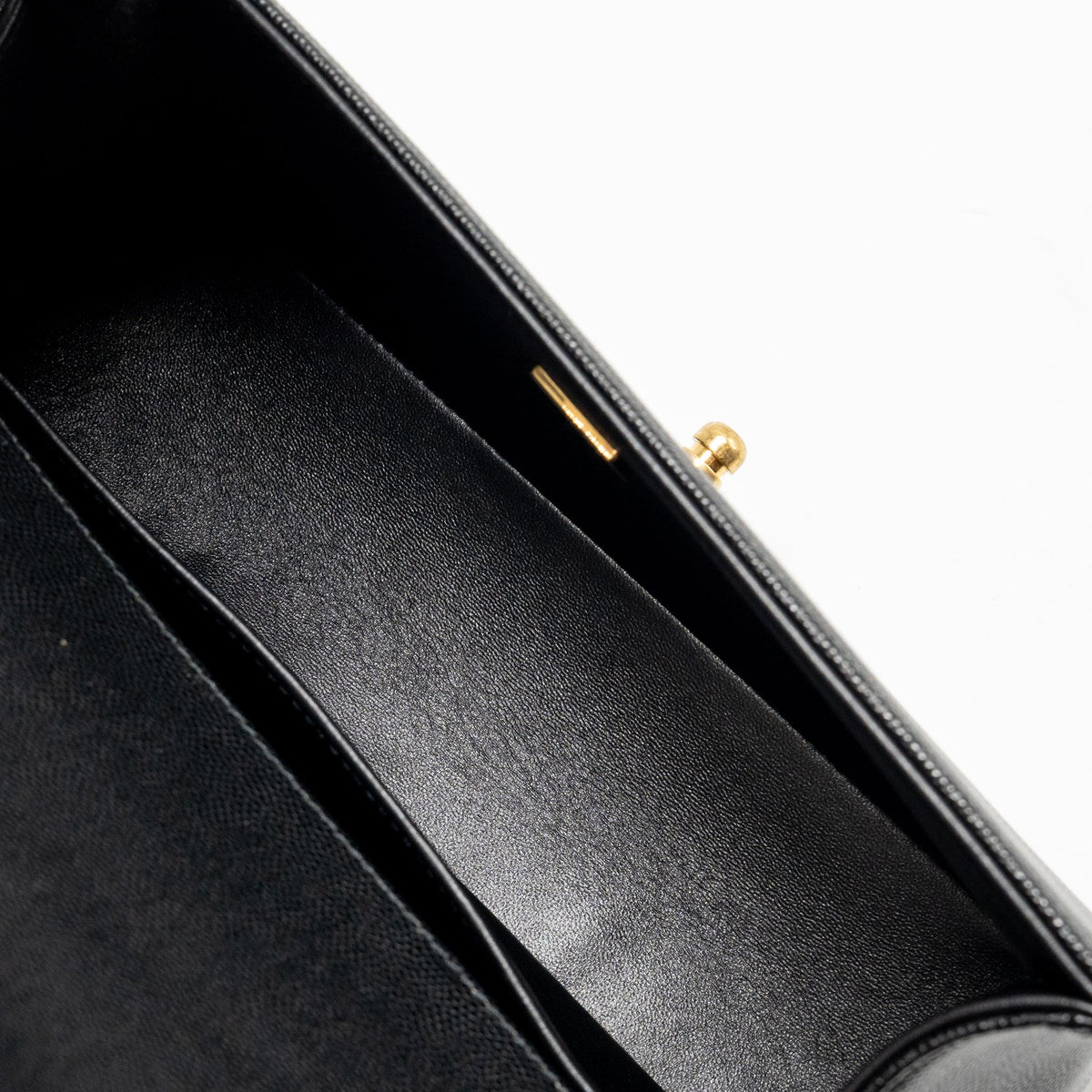CHANEL MEDIUM BOY BAG CAVIAR BLACK GHW (MICROCHIP)