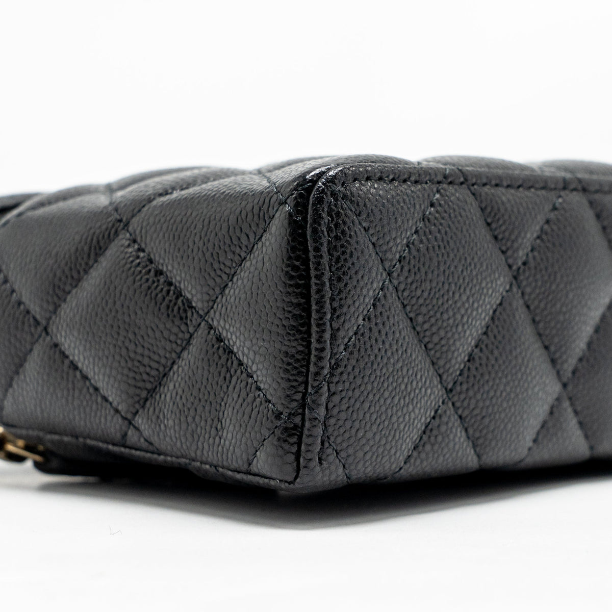 CHANEL 25P CC TOP HANDLE VANITY WITH CHAIN CAVIAR BLACK LGHW (MICROCHIP)