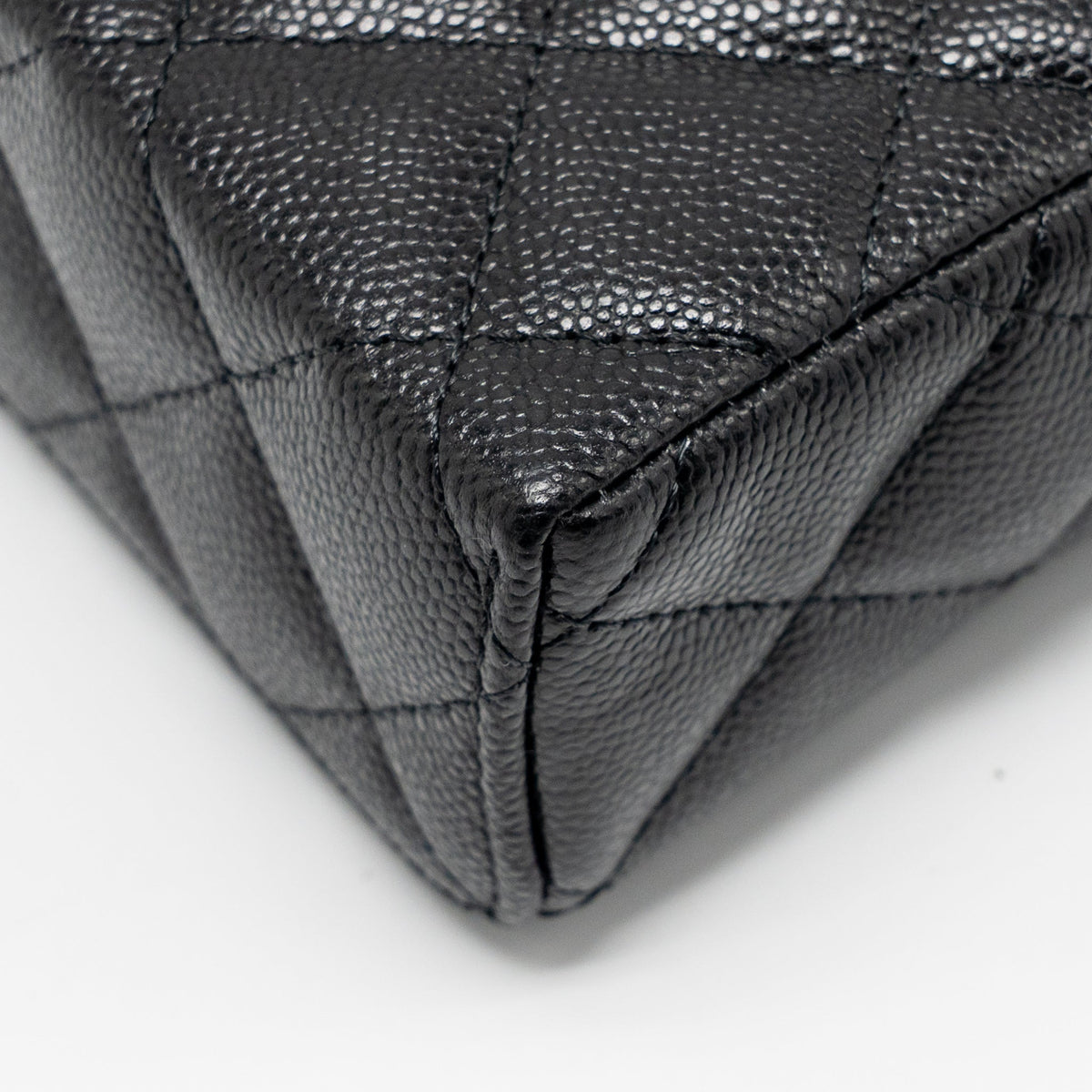 CHANEL 25P CC TOP HANDLE VANITY WITH CHAIN CAVIAR BLACK LGHW (MICROCHIP)