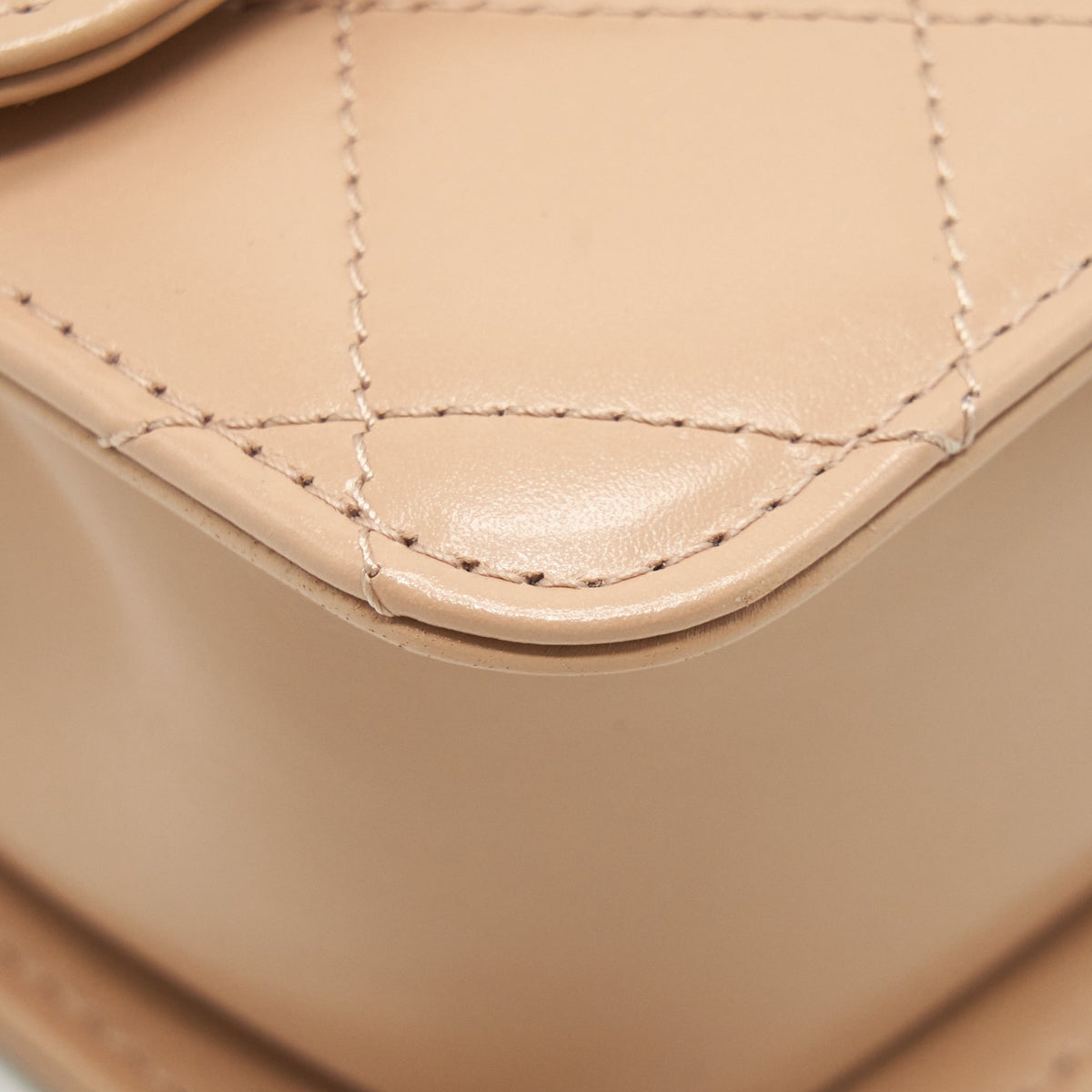 CHANEL 21A GOLD CRUSH FLAP BAG CALFSKIN BEIGE GHW