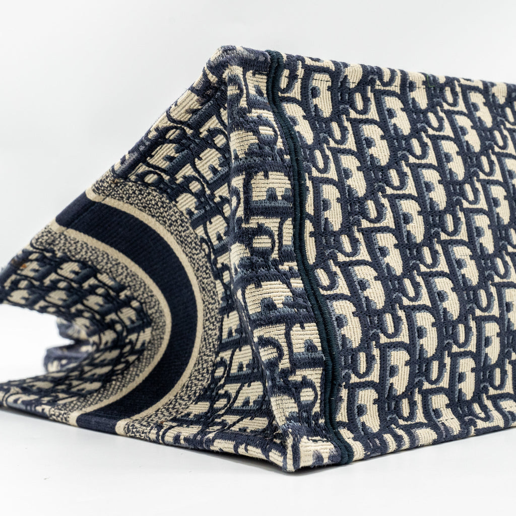 DIOR MEDIUM BOOK TOTE DIOR OBLIQUE EMBROIDERY BLUE