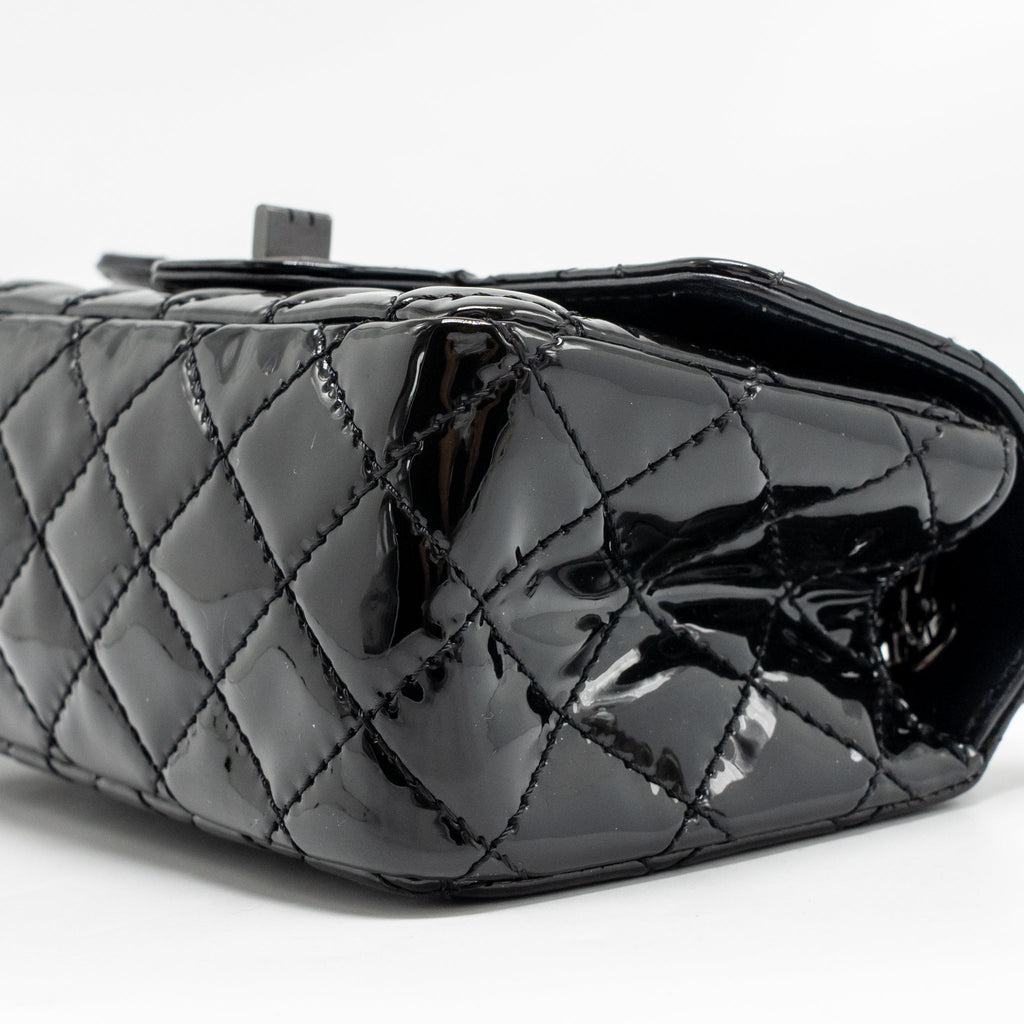 CHANEL MINI 2.55 REISSUE PATENT SO BLACK