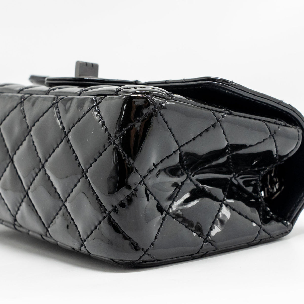 CHANEL MINI 2.55 REISSUE PATENT SO BLACK