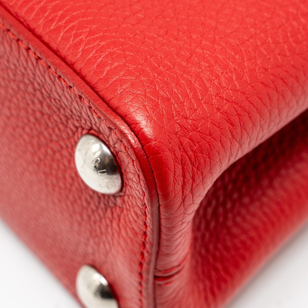 LOUIS VUITTON CAPUCINE BB TAURILLON RED SHW